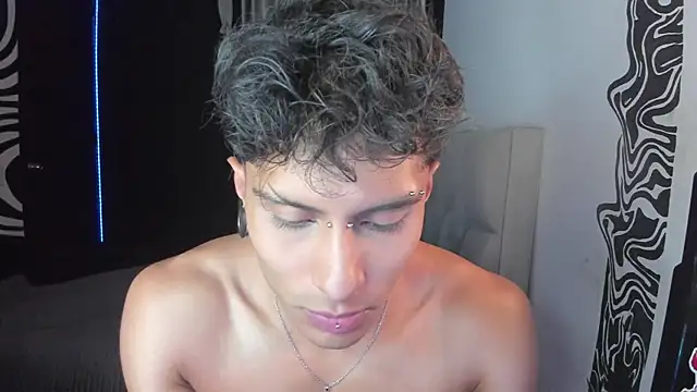 anderu  online show from August 9, 5:23 am