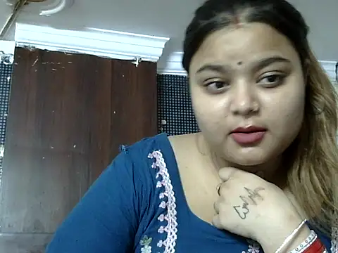 Snapshot of Sexy-radhika69 chatting on August 9, 9:25 am Sexy-radhika69 online show from August 9, 9:25 am