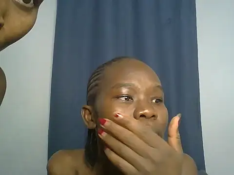 Snapshot of dollface_diva01 chatting on August 9, 8:25 pm dollface diva01 online show from August 9, 8:25 pm