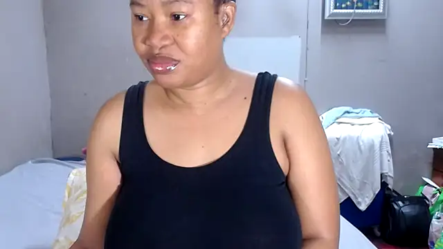 Snapshot of BigAreola26 chatting on May 11, 5:02 am BigAreola26 online show from May 11, 5:02 am