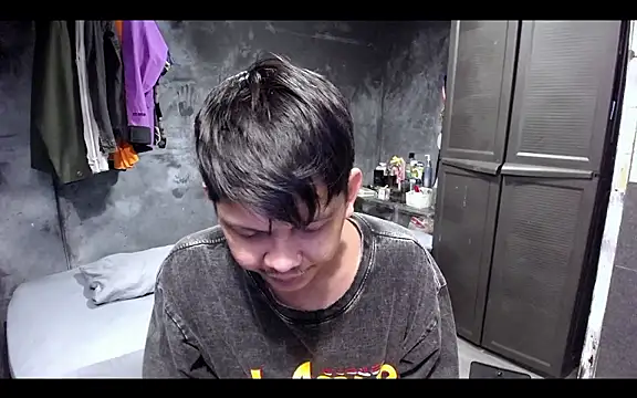 Snapshot of asianPinoy4you chatting on January 10, 4:14 am asianPinoy4you online show from January 10, 4:14 am
