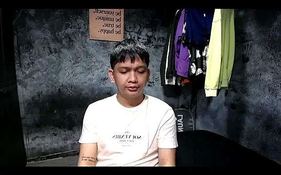 Snapshot of asianPinoy4you chatting on January 15, 3:11 am asianPinoy4you online show from January 15, 3:11 am