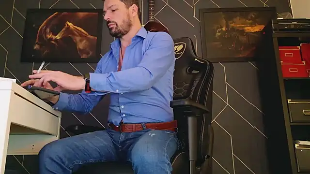 ChrisKox online show from February 12, 4:01 am