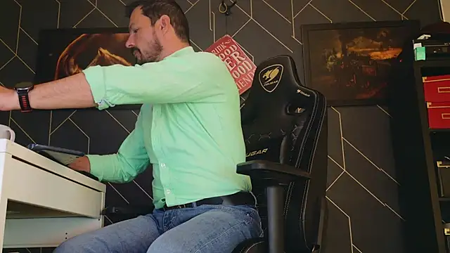 ChrisKox online show from March 22, 9:31 pm