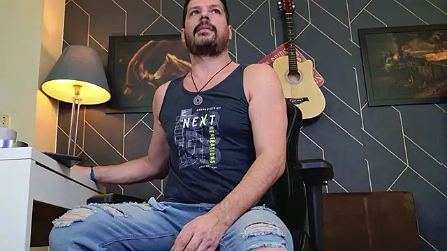 Snapshot of ChrisKox chatting on December 21, 2:08 am ChrisKox online show from December 21, 2:08 am