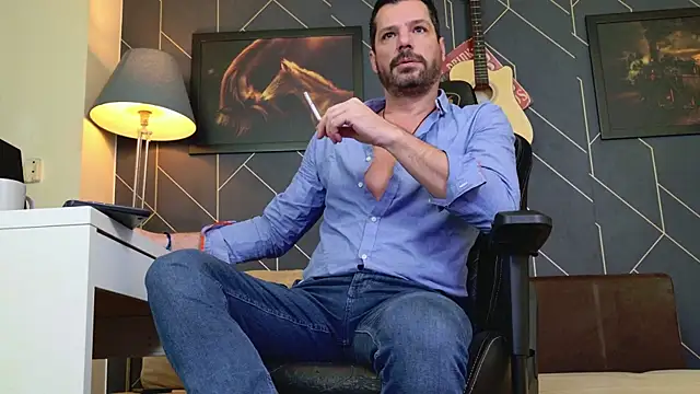 Snapshot of ChrisKox chatting on December 23, 8:12 am ChrisKox online show from December 23, 8:12 am