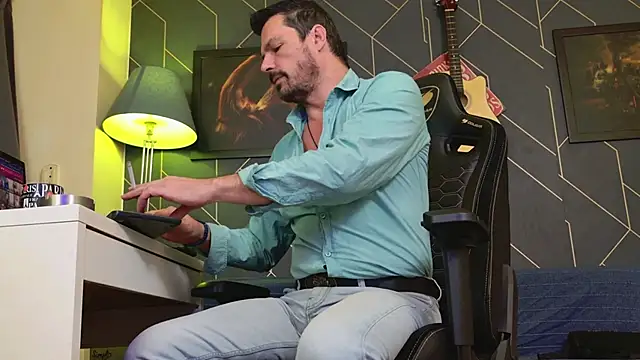 Snapshot of ChrisKox chatting on January 10, 9:41 pm ChrisKox online show from January 10, 9:41 pm