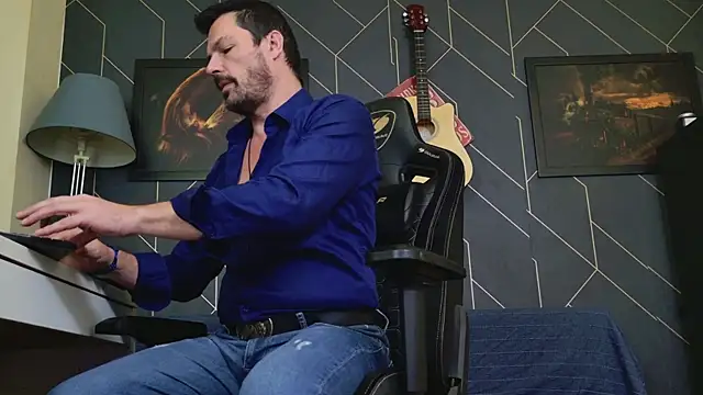 Snapshot of ChrisKox chatting on January 12, 2:55 pm ChrisKox online show from January 12, 2:55 pm