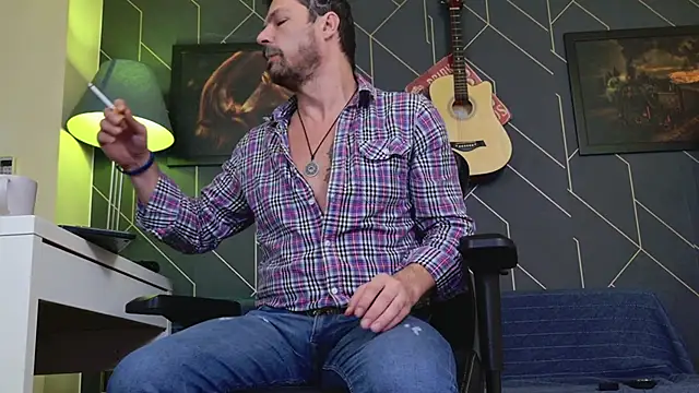 Snapshot of ChrisKox chatting on January 13, 3:17 pm ChrisKox online show from January 13, 3:17 pm