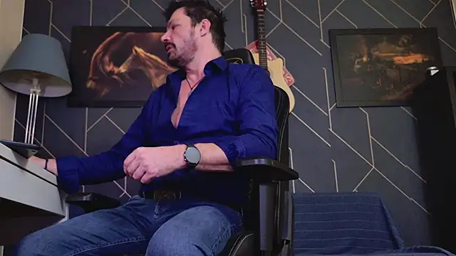 Snapshot of ChrisKox chatting on January 18, 2:48 am ChrisKox online show from January 18, 2:48 am