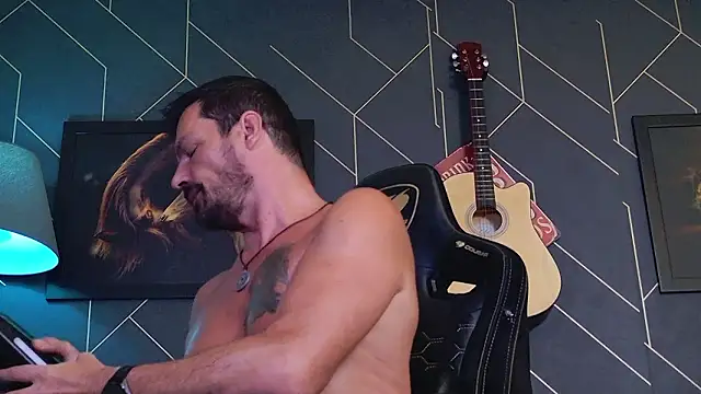 Snapshot of ChrisKox chatting on February 15, 12:58 pm ChrisKox online show from February 15, 12:58 pm