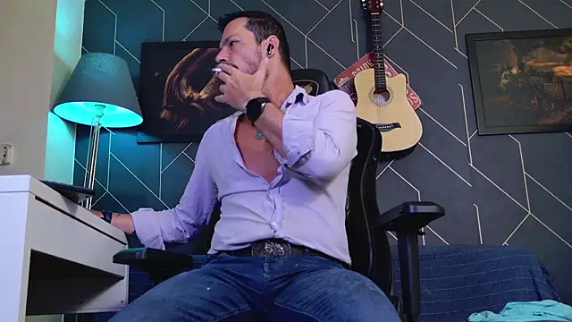 Snapshot of ChrisKox chatting on February 17, 5:15 am ChrisKox online show from February 17, 5:15 am