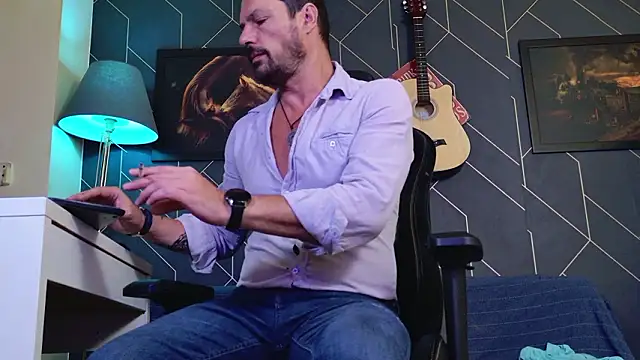 Snapshot of ChrisKox chatting on February 20, 6:26 am ChrisKox online show from February 20, 6:26 am