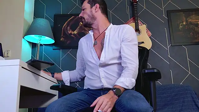 Snapshot of ChrisKox chatting on February 22, 1:51 am ChrisKox online show from February 22, 1:51 am