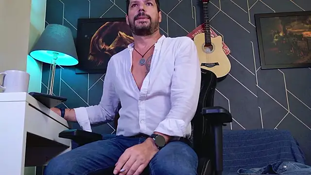 Snapshot of ChrisKox chatting on February 22, 1:53 pm ChrisKox online show from February 22, 1:53 pm