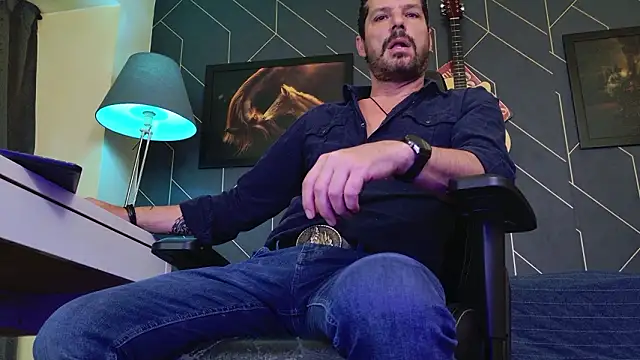 Snapshot of ChrisKox chatting on March 14, 5:35 am ChrisKox online show from March 14, 5:35 am