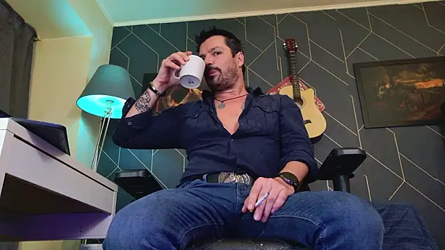 Snapshot of ChrisKox chatting on March 16, 9:41 pm ChrisKox online show from March 16, 9:41 pm