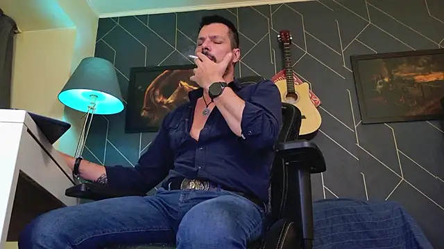 Snapshot of ChrisKox chatting on March 22, 9:18 pm ChrisKox online show from March 22, 9:18 pm