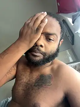 Snapshot of BigHunchoDick chatting on October 7, 5:21 pm BigHunchoDick online show from October 7, 5:21 pm