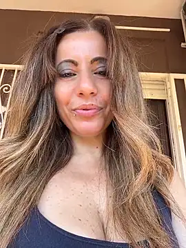 Snapshot of sexylenia chatting on June 8, 8:48 am sexylenia online show from June 8, 8:48 am