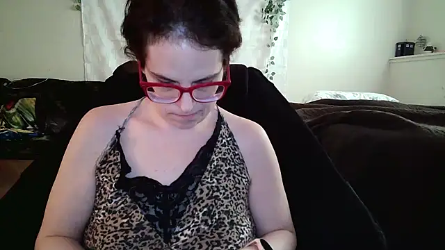 Snapshot of JessaBella chatting on October 28, 3:14 pm JessaBella online show from October 28, 3:14 pm