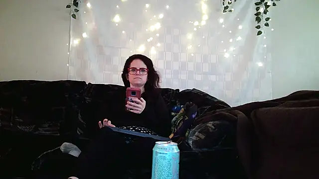 Snapshot of JessaBella chatting on November 6, 3:24 pm JessaBella online show from November 6, 3:24 pm