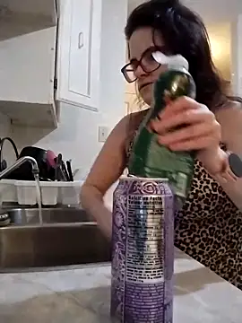 Snapshot of JessaBella chatting on November 17, 5:19 pm JessaBella online show from November 17, 5:19 pm