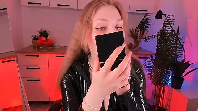 DakotaMabs online show from March 13, 11:39 am