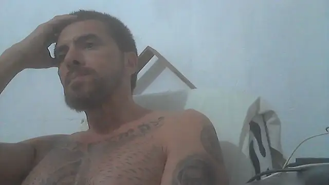 Snapshot of el_principe_hot chatting on January 17, 4:06 am el principe hot online show from January 17, 4:06 am