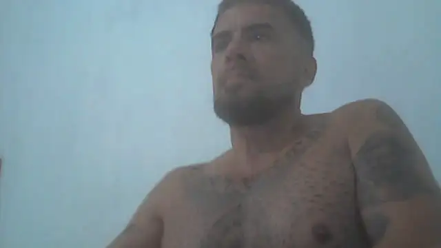 Snapshot of el_principe_hot chatting on February 2, 3:05 am el principe hot online show from February 2, 3:05 am