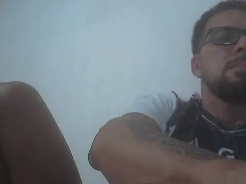 Snapshot of el_principe_hot chatting on February 10, 4:49 am el principe hot online show from February 10, 4:49 am