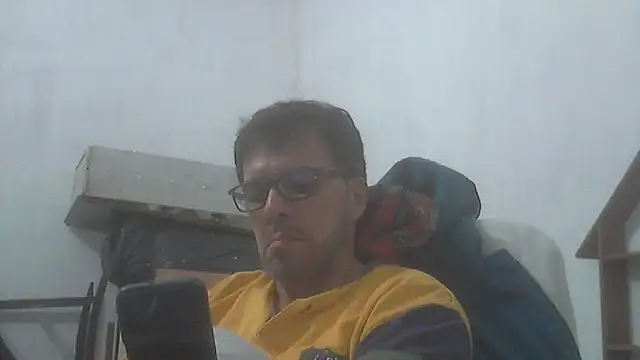 Snapshot of el_principe_hot chatting on April 16, 4:57 am el principe hot online show from April 16, 4:57 am