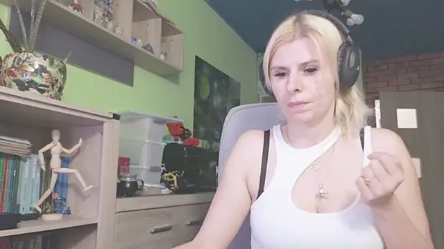 Snapshot of karmija chatting on November 14, 6:50 pm karmija online show from November 14, 6:50 pm