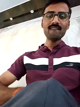 Snapshot of krishna8035 chatting on March 16, 4:41 am krishna8035 online show from March 16, 4:41 am