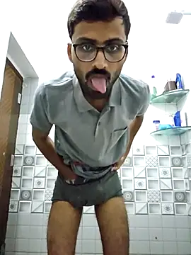 Snapshot of krishna8035 chatting on November 18, 2:32 pm krishna8035 online show from November 18, 2:32 pm