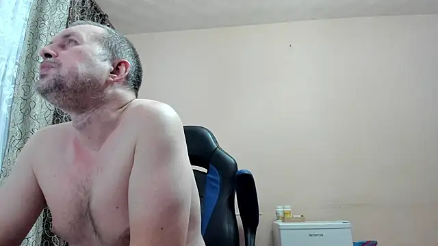 Snapshot of SanFrantsisko chatting on December 14, 3:06 pm SanFrantsisko online show from December 14, 3:06 pm