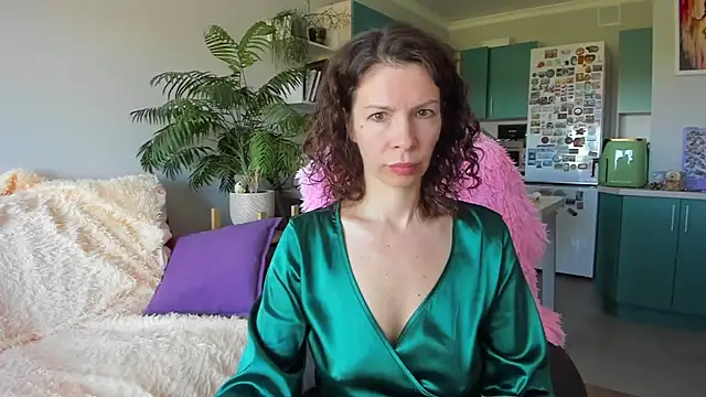 Snapshot of ChristinaGlory chatting on May 8, 7:36 am ChristinaGlory online show from May 8, 7:36 am