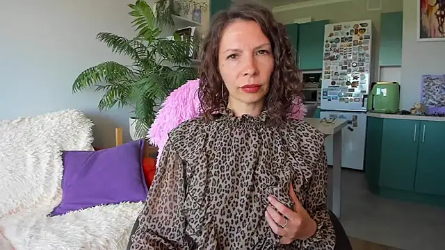 Snapshot of ChristinaGlory chatting on June 14, 9:55 am ChristinaGlory online show from June 14, 9:55 am