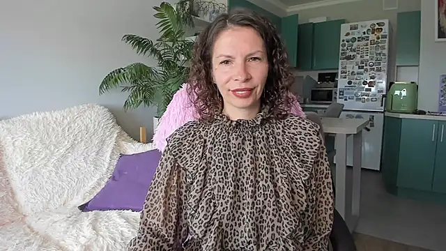 Snapshot of ChristinaGlory chatting on June 19, 7:01 am ChristinaGlory online show from June 19, 7:01 am