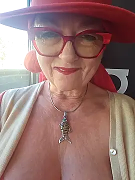 MucMilf59 online show from October 29, 10:17 am