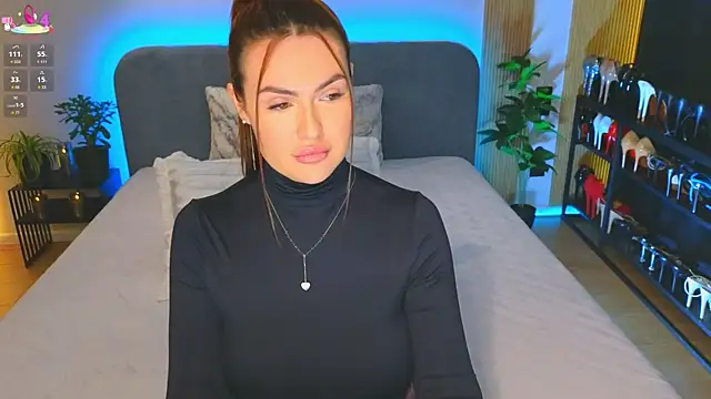 Snapshot of Kira_from_UA chatting on November 9, 1:15 am Kira from UA online show from November 9, 1:15 am