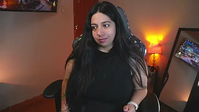 Snapshot of coraline_latin chatting on November 23, 12:05 pm coraline latin online show from November 23, 12:05 pm