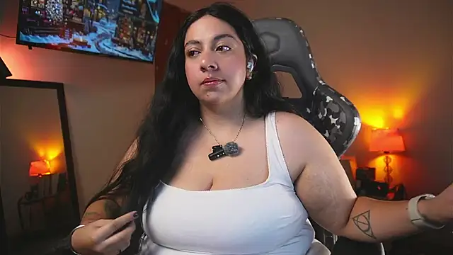 Snapshot of coraline_latin chatting on December 4, 10:29 pm coraline latin online show from December 4, 10:29 pm