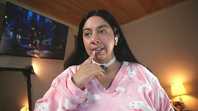 Snapshot of coraline_latin chatting on May 3, 12:55 pm coraline latin online show from May 3, 12:55 pm