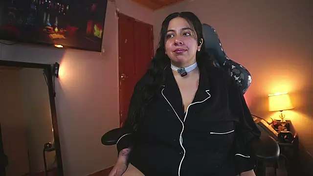 Snapshot of coraline_latin chatting on May 10, 12:49 am coraline latin online show from May 10, 12:49 am