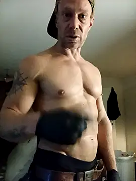 Snapshot of AthleticWomenizer2 chatting on May 20, 9:32 pm AthleticWomenizer2 online show from May 20, 9:32 pm