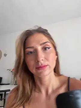 Snapshot of StracciaStella- chatting on July 15, 2:55 pm StracciaStella- online show from July 15, 2:55 pm