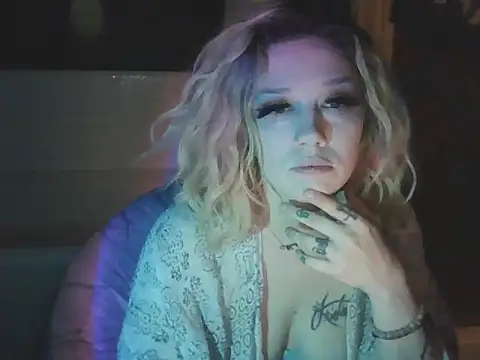 Snapshot of TEXASMARYYYJANE chatting on May 4, 3:02 am TEXASMARYYYJANE online show from May 4, 3:02 am