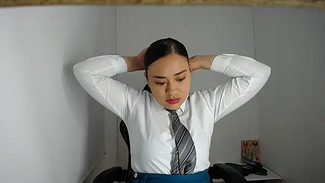 ReyleDoll online show from December 28, 11:37 pm