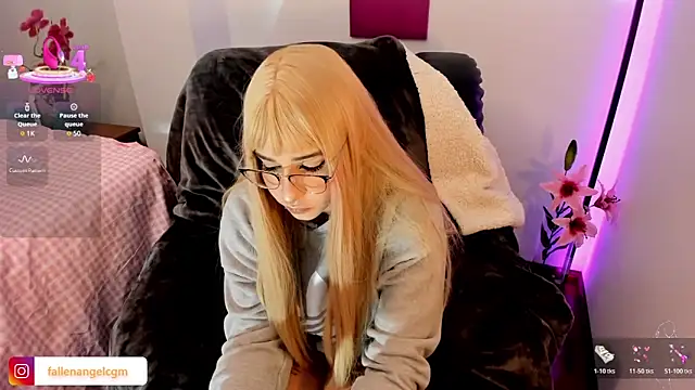 Fallengangel online show from December 16, 11:54 pm